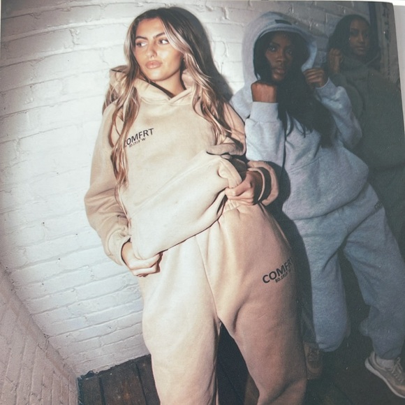 Comfrt Sweatpants size L color Sand (first picture) - Picture 1 of 7